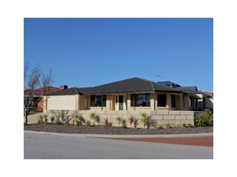 18 ANFIELD PARADE, Hocking WA 6065