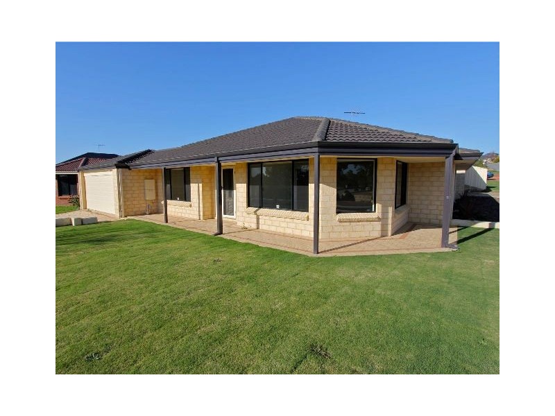 18 ANFIELD PARADE, Hocking WA 6065