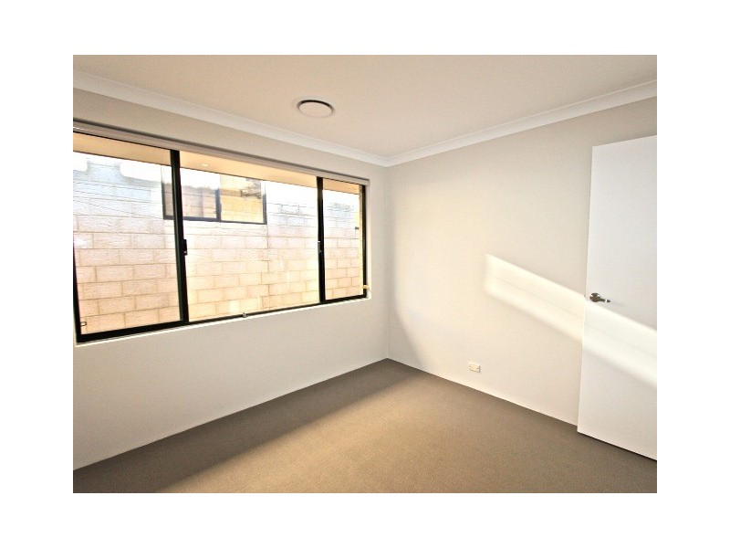 18 ANFIELD PARADE, Hocking WA 6065