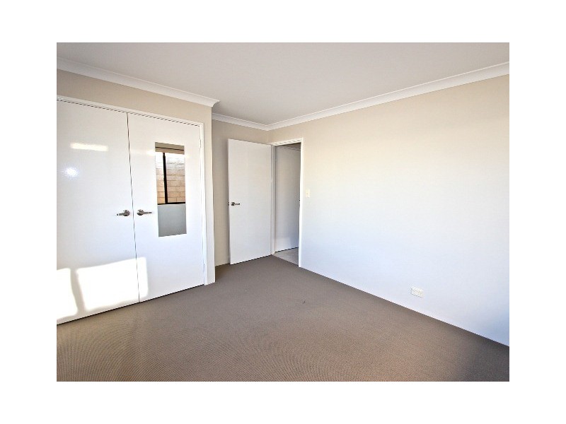 18 ANFIELD PARADE, Hocking WA 6065