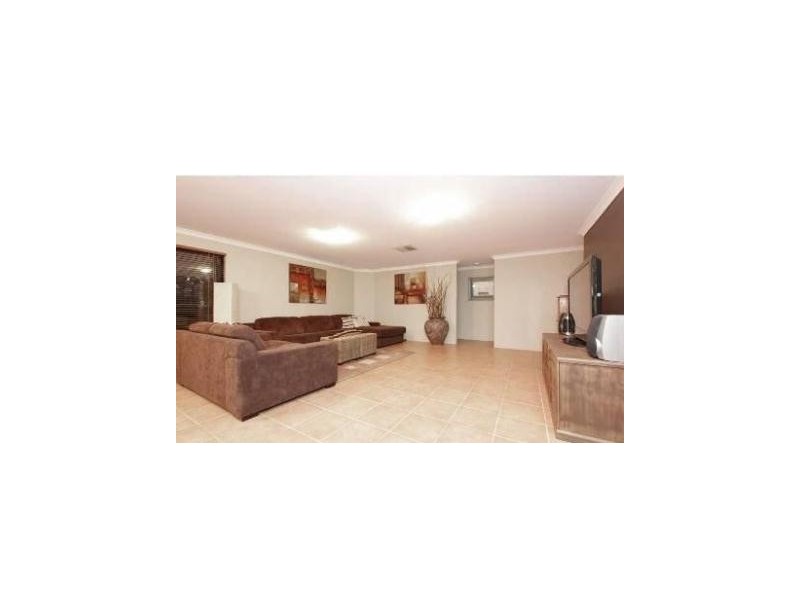 52 Garran Loop, Henley Brook WA 6055