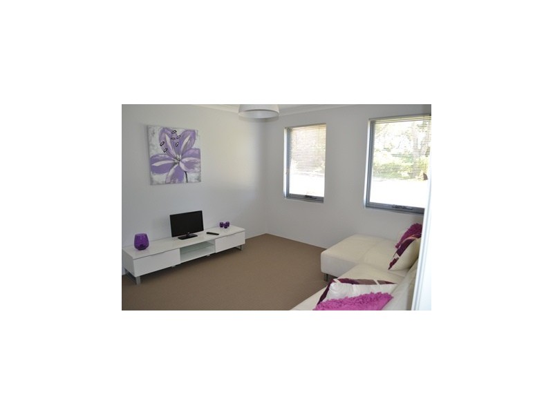 19 Granite Place, Yanchep WA 6035