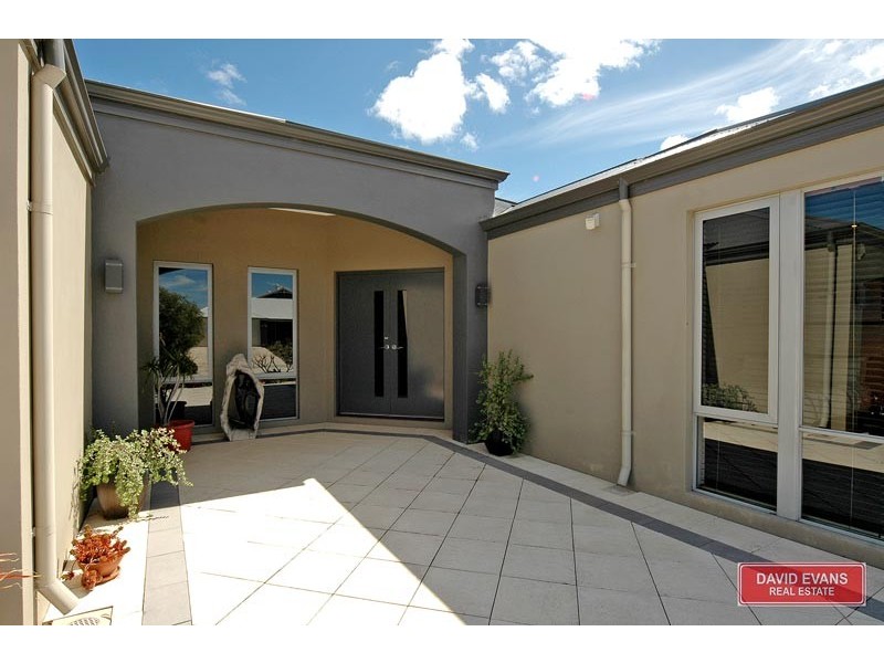 11 Pintail Pass, Tapping WA 6065