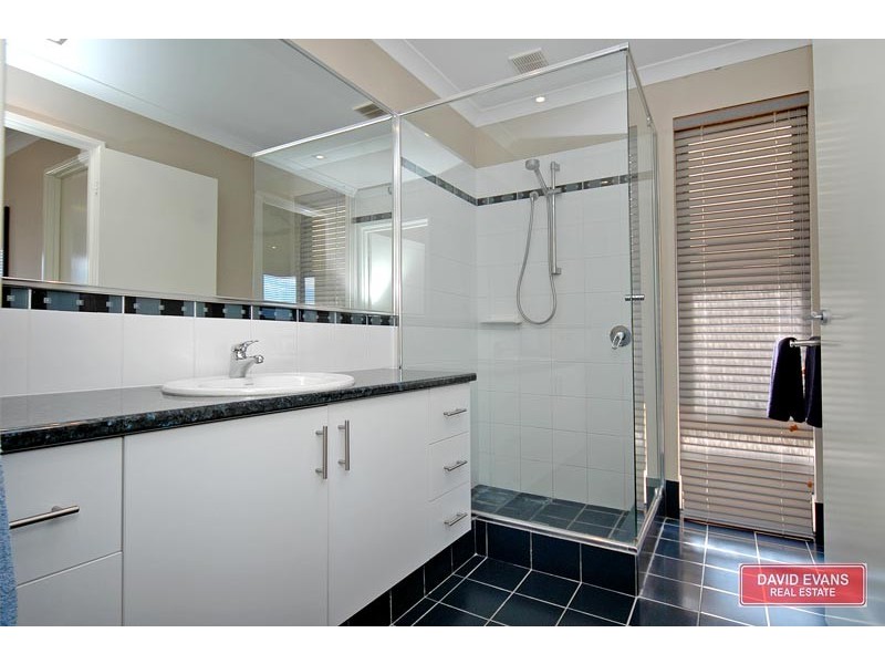 11 Pintail Pass, Tapping WA 6065