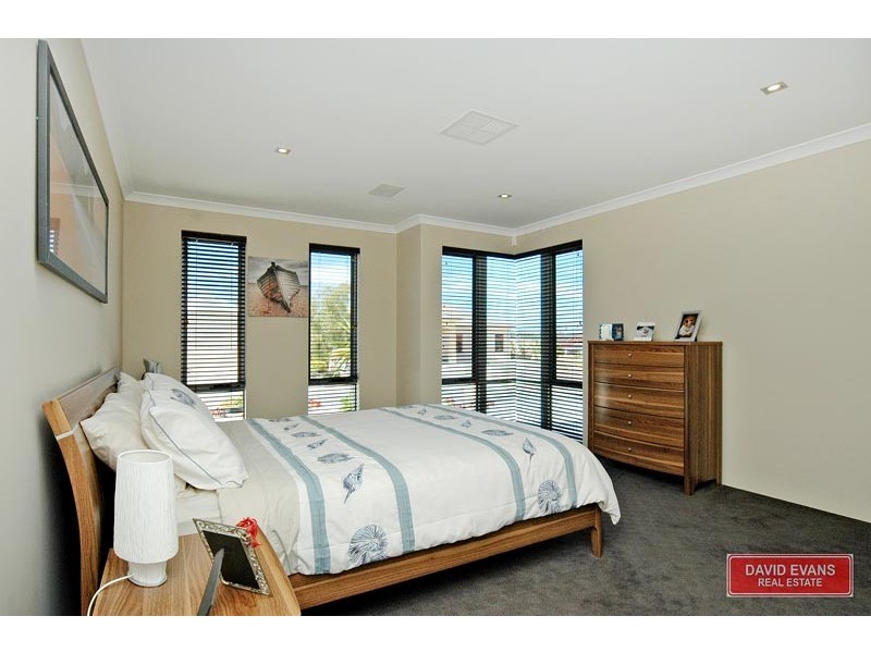 11 Pintail Pass, Tapping WA 6065