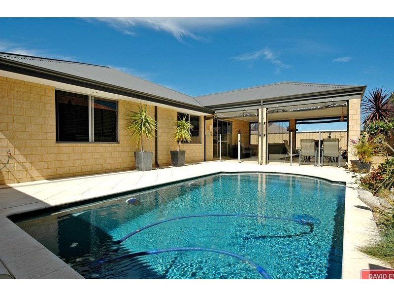 11 Pintail Pass, Tapping WA 6065