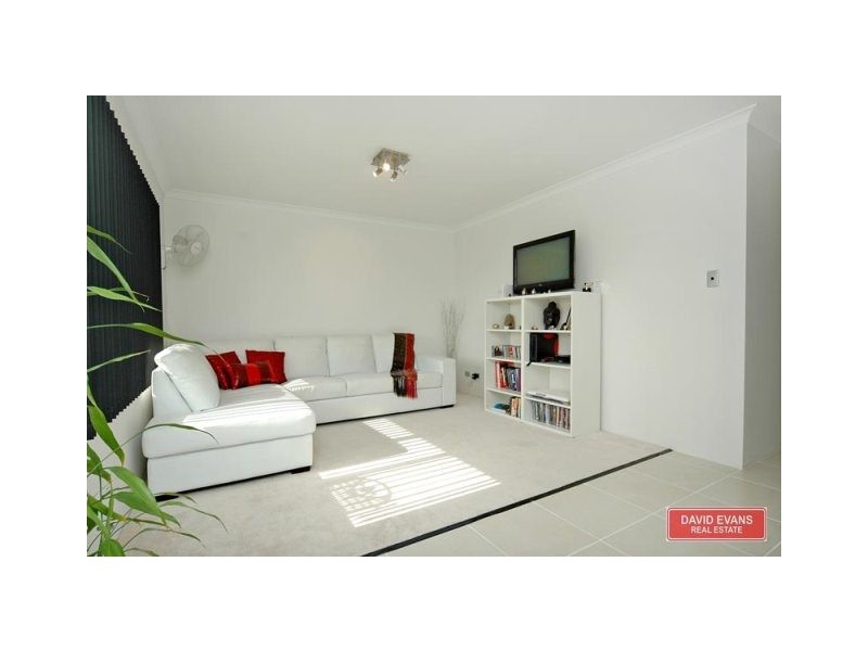 47 Lauderdale Ramble, Carramar WA 6031