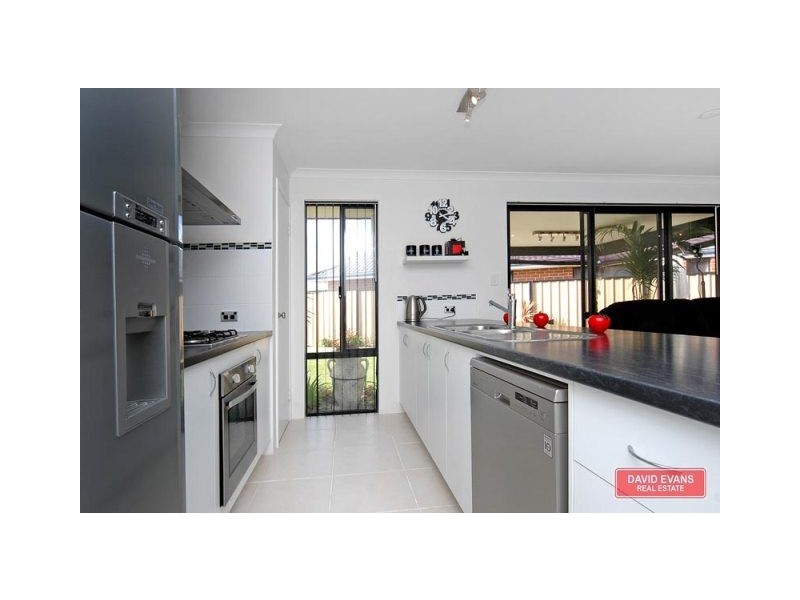 47 Lauderdale Ramble, Carramar WA 6031
