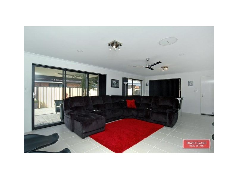 47 Lauderdale Ramble, Carramar WA 6031