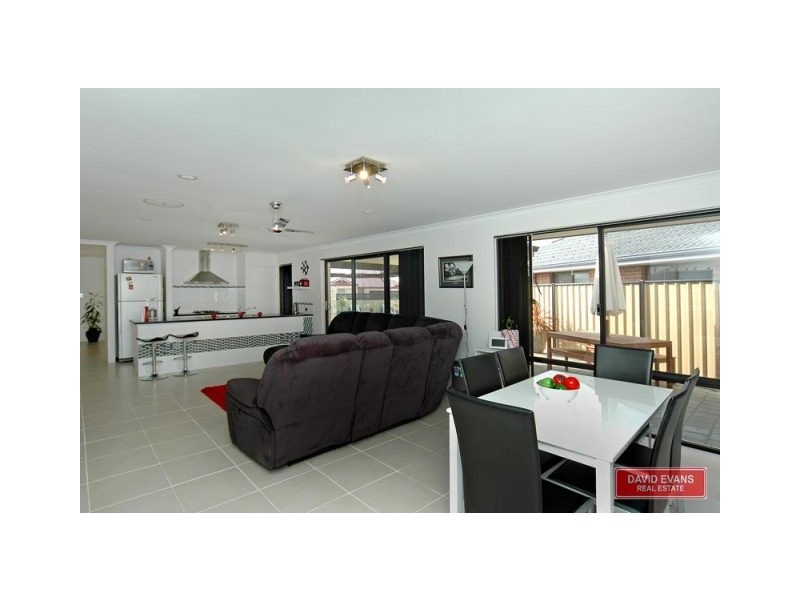 47 Lauderdale Ramble, Carramar WA 6031
