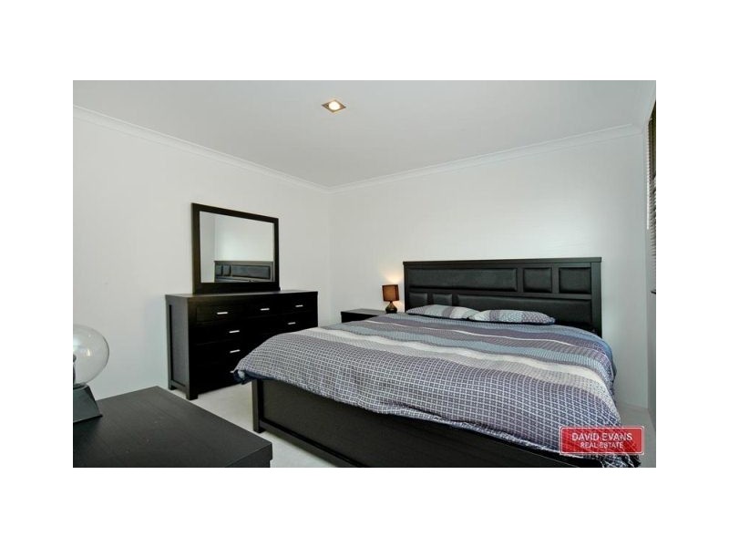 47 Lauderdale Ramble, Carramar WA 6031