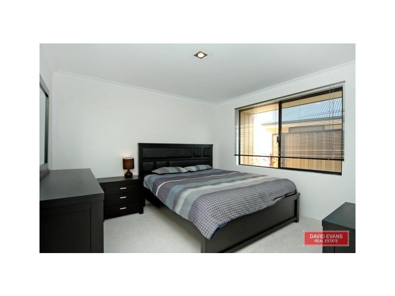 47 Lauderdale Ramble, Carramar WA 6031