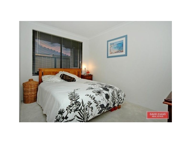 47 Lauderdale Ramble, Carramar WA 6031