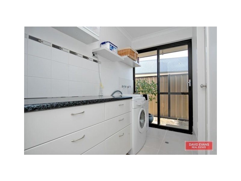 47 Lauderdale Ramble, Carramar WA 6031
