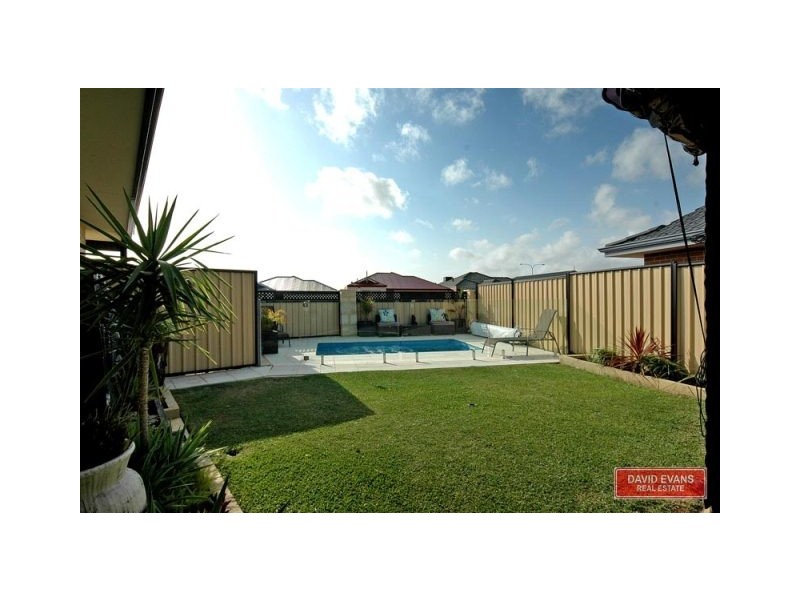 47 Lauderdale Ramble, Carramar WA 6031