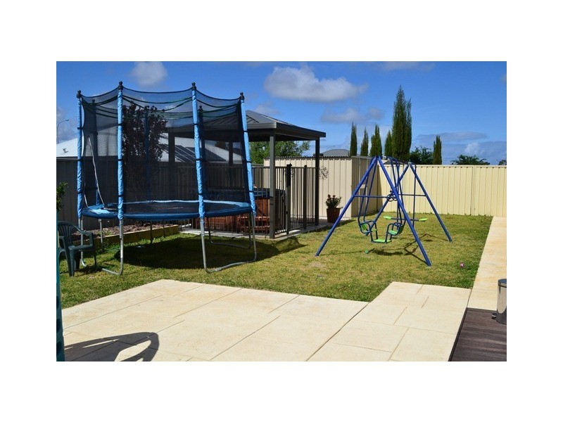 14 Enfield Turn, Carramar WA 6031