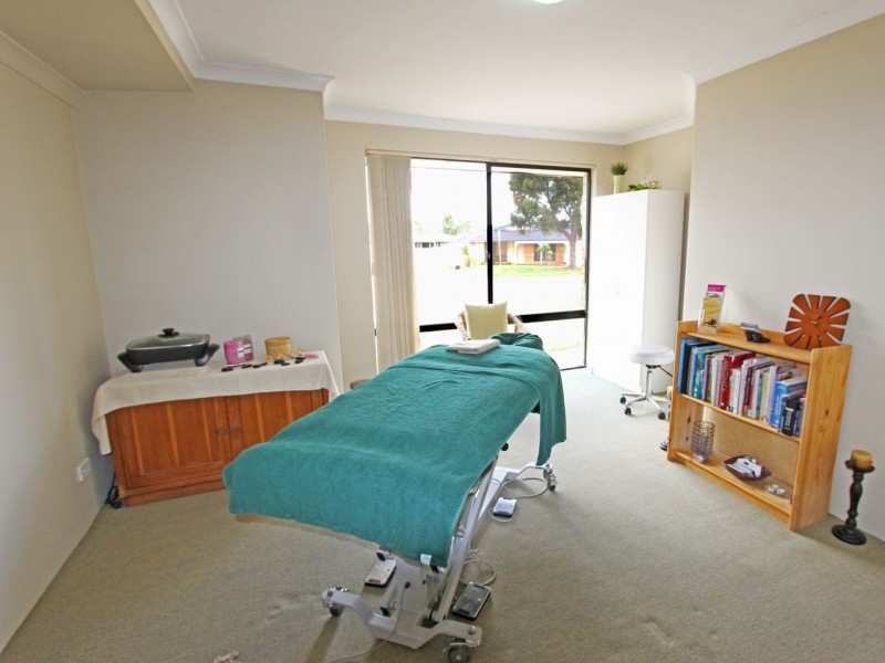 21 ST STEPHENS CRESCENT, Tapping WA 6065