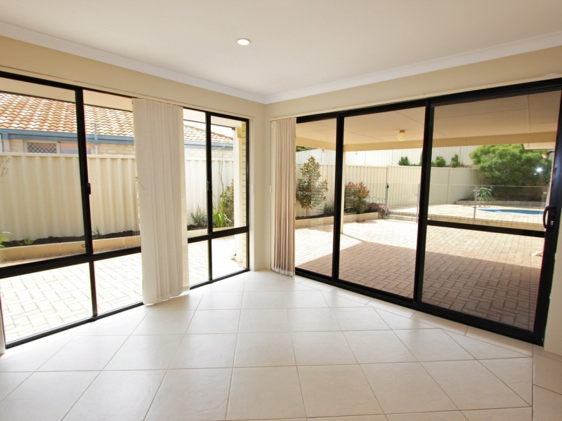 21 ST STEPHENS CRESCENT, Tapping WA 6065