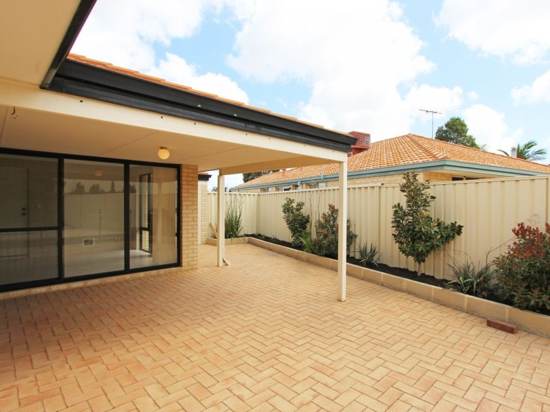 21 ST STEPHENS CRESCENT, Tapping WA 6065