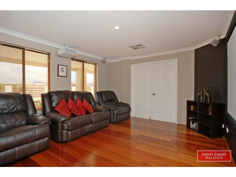 21 Woodbine Loop, Tapping WA 6065