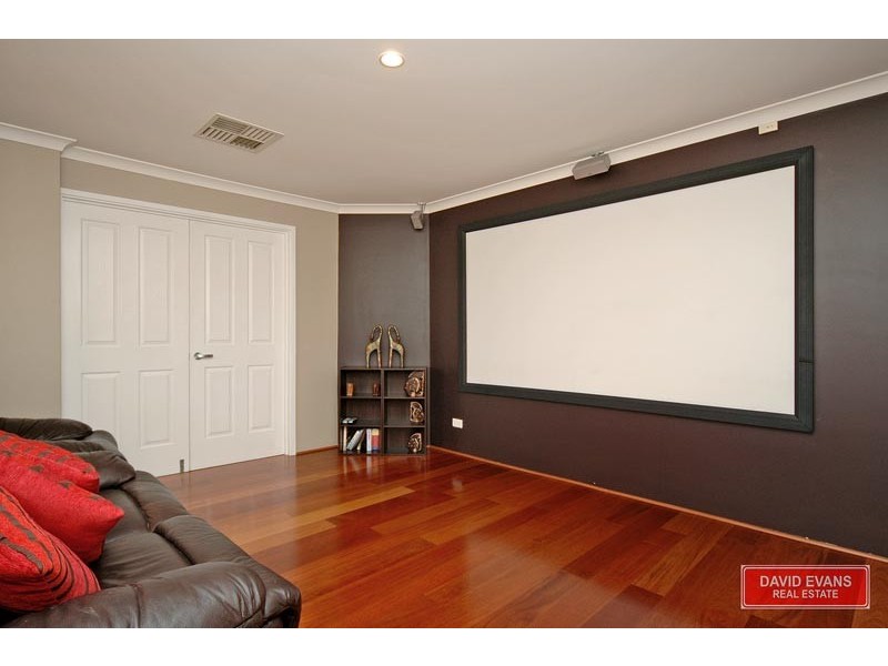 21 Woodbine Loop, Tapping WA 6065