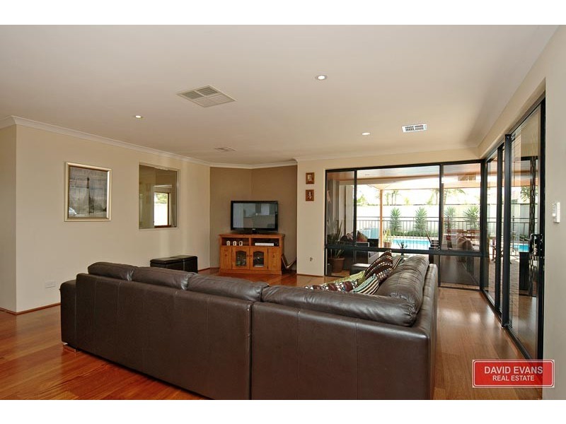 21 Woodbine Loop, Tapping WA 6065