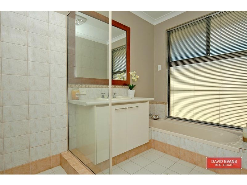 21 Woodbine Loop, Tapping WA 6065