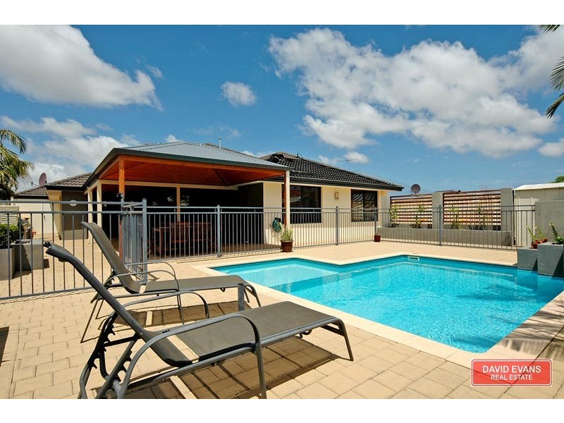 21 Woodbine Loop, Tapping WA 6065