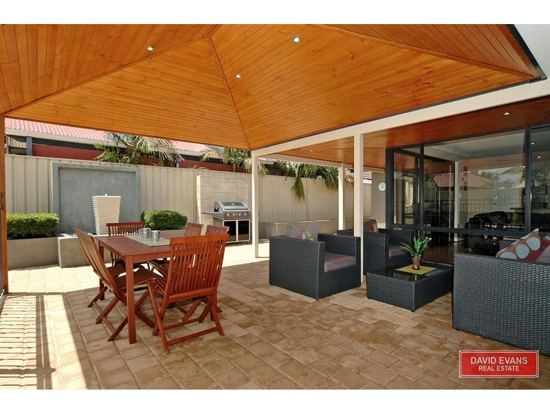 21 Woodbine Loop, Tapping WA 6065