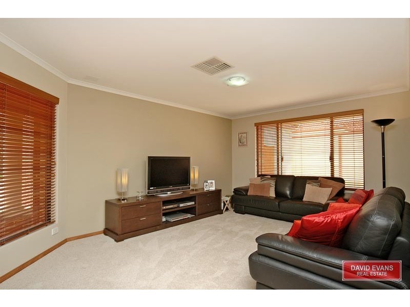 90 Golf Links Drive, Carramar NSW 2163