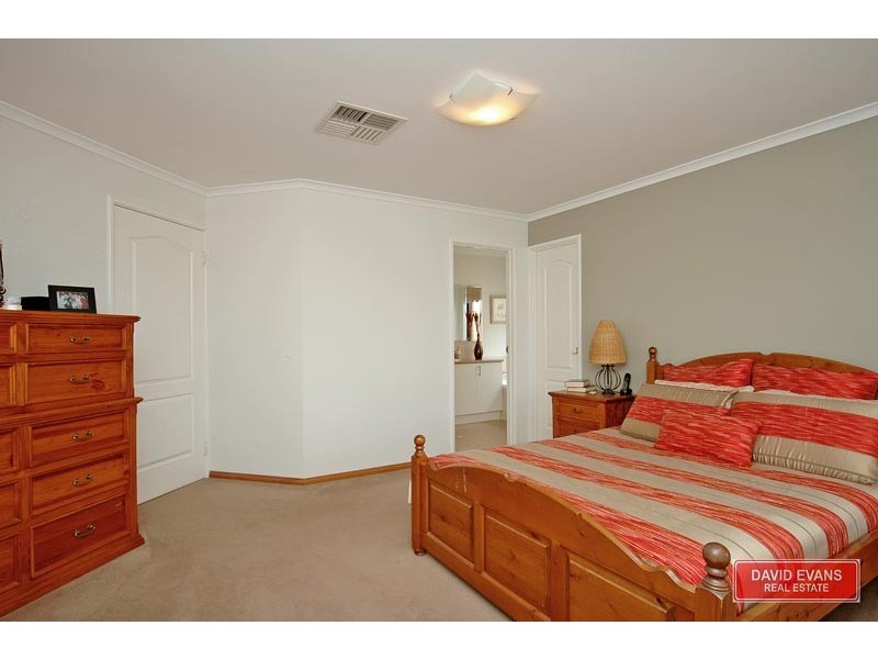 90 Golf Links Drive, Carramar NSW 2163