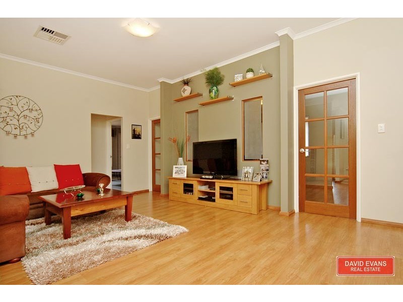 90 Golf Links Drive, Carramar WA 6031