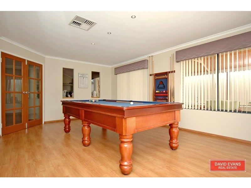 90 Golf Links Drive, Carramar WA 6031