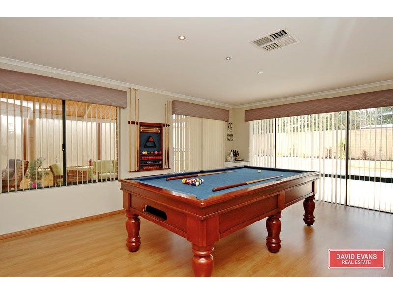 90 Golf Links Drive, Carramar WA 6031