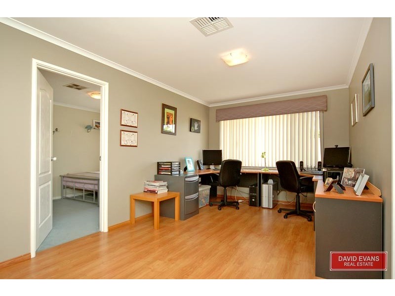 90 Golf Links Drive, Carramar WA 6031