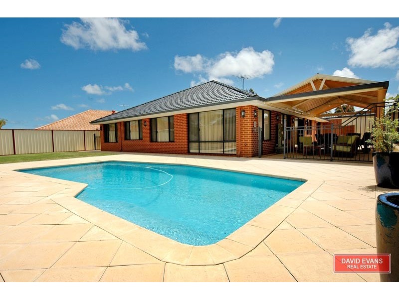 90 Golf Links Drive, Carramar WA 6031