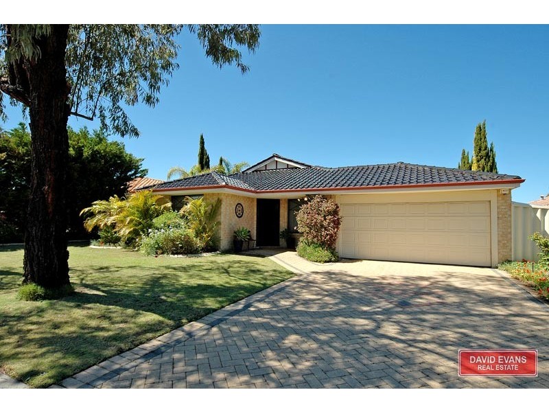 42 Golf Links Drive, Carramar WA 6031