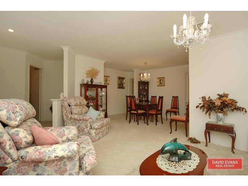 42 Golf Links Drive, Carramar WA 6031