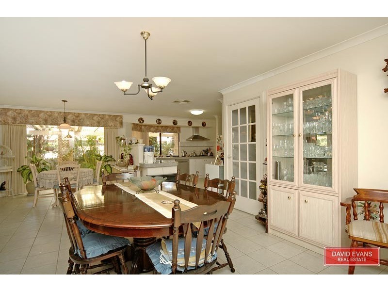 42 Golf Links Drive, Carramar WA 6031