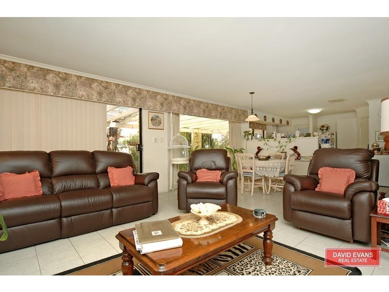 42 Golf Links Drive, Carramar WA 6031