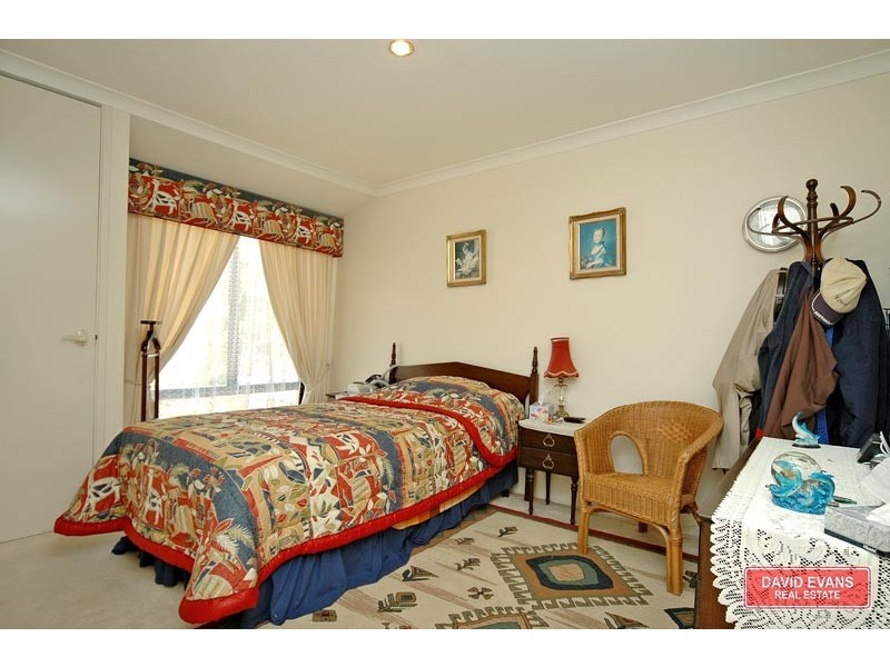 42 Golf Links Drive, Carramar WA 6031