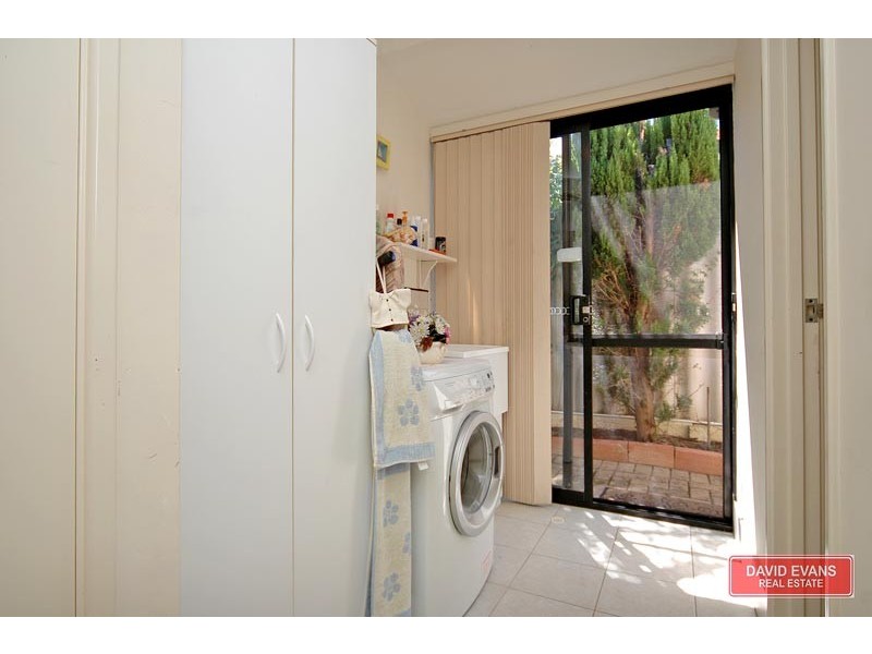 42 Golf Links Drive, Carramar WA 6031