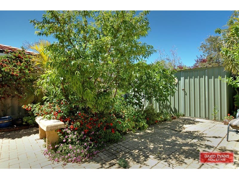 42 Golf Links Drive, Carramar WA 6031