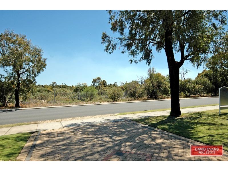 42 Golf Links Drive, Carramar WA 6031