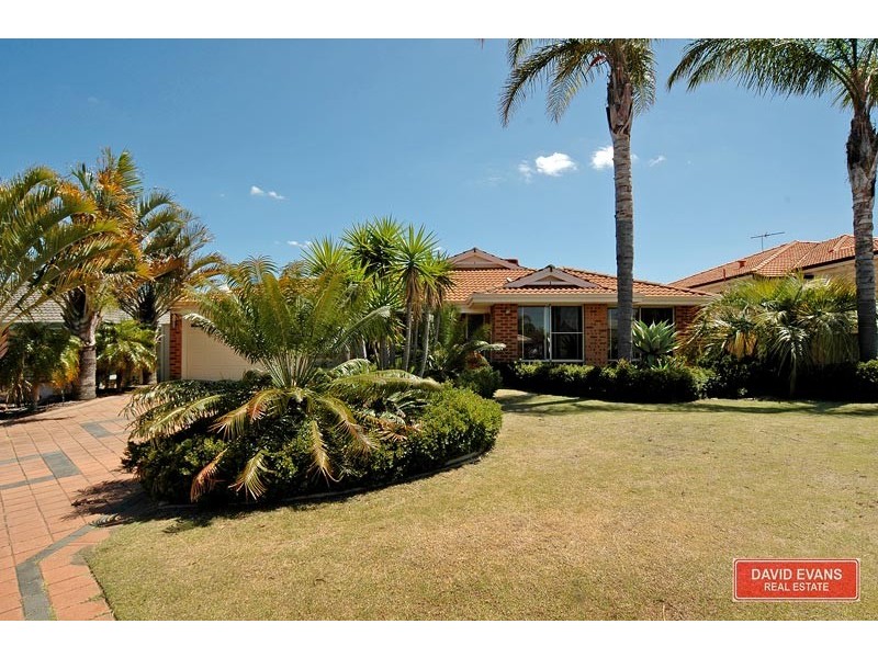 15 Glenfine Way, Carramar WA 6031