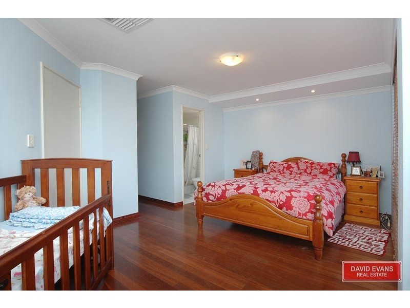 15 Glenfine Way, Carramar WA 6031