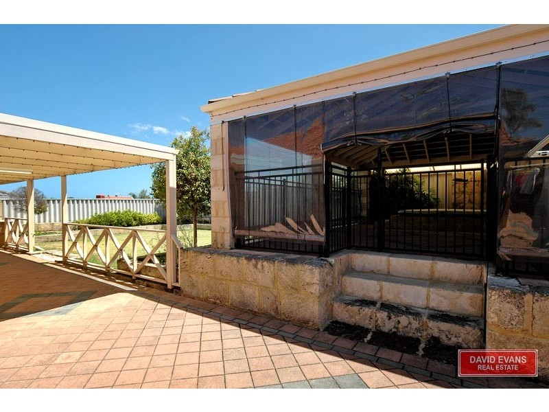 15 Glenfine Way, Carramar WA 6031