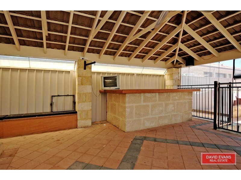 15 Glenfine Way, Carramar WA 6031