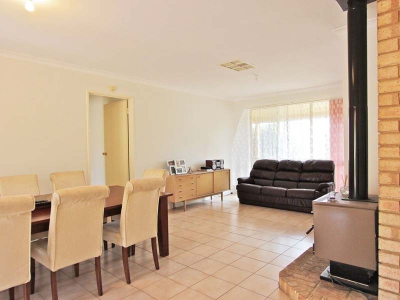 74 WOOLLY BUSH LOOP, Woodridge WA 6041