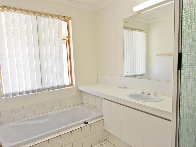 74 WOOLLY BUSH LOOP, Woodridge WA 6041